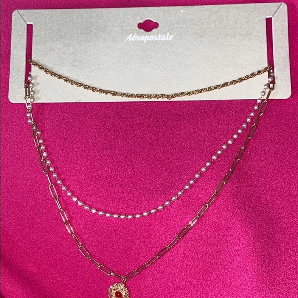 Aéropostale necklace set
